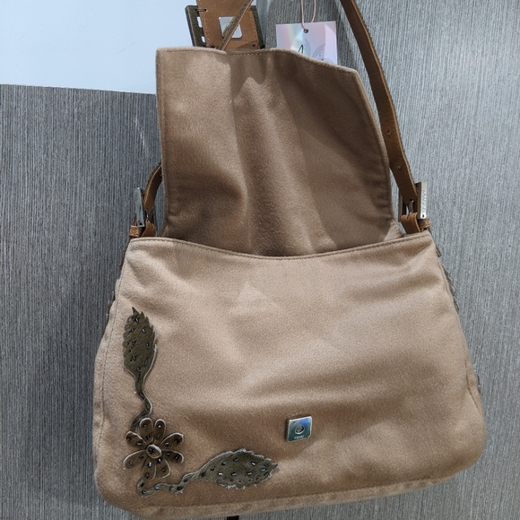 ๐Rare FENDI Beaded Cashmere Wool Hobo Bag๐ - Picture 4 of 14